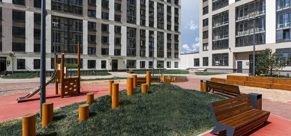 Фото двора ЖК «Дома в пос. Парголово» в Санкт-Петербурге